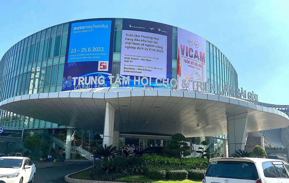 Luxfighter autó LED fényszóró 2023 Automechanika Ho Si Minh City