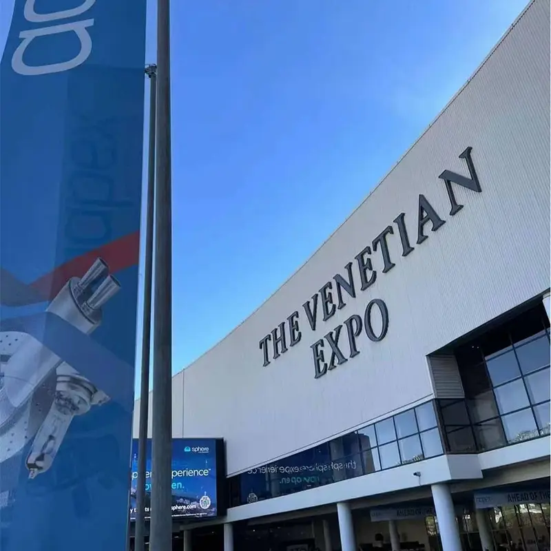 Luxfighter autó LED fényszóró bemutatása az AAPEX 2023 Las Vegas -ban