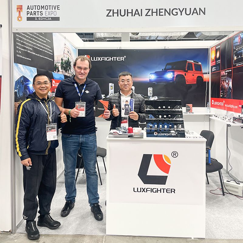 LUXFIGHTER LED-es fényszórók és ködlámpák AUTOMOTIVE PARTS Expo széles körű elismerést kapott