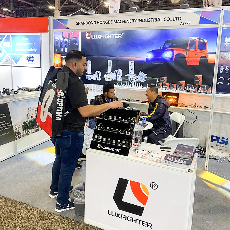 LUXFIGHTER LED fényszórók az Automotive Aftermarket Products Expo kiállításon